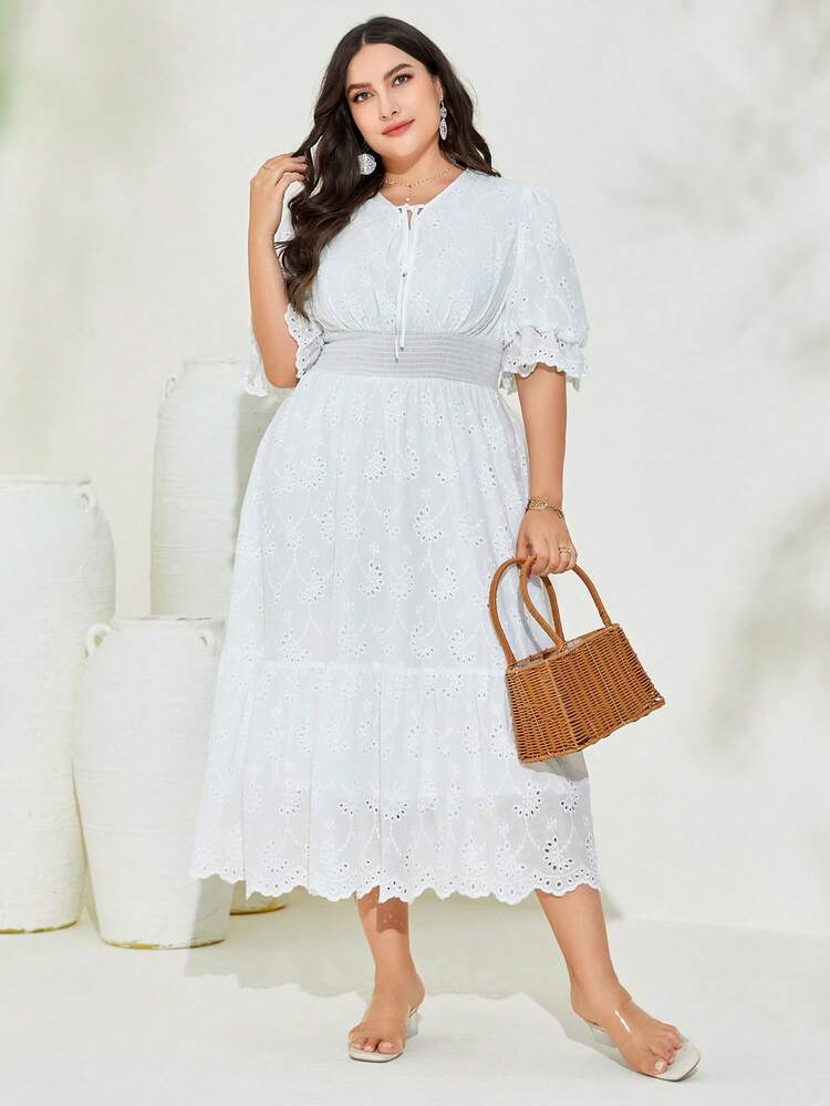 Mulvari Đầm Plus Size Sò điệp Dải chun Thắt nơ trước Tranh thêu màu trơn Boho - trắng - Xem 1