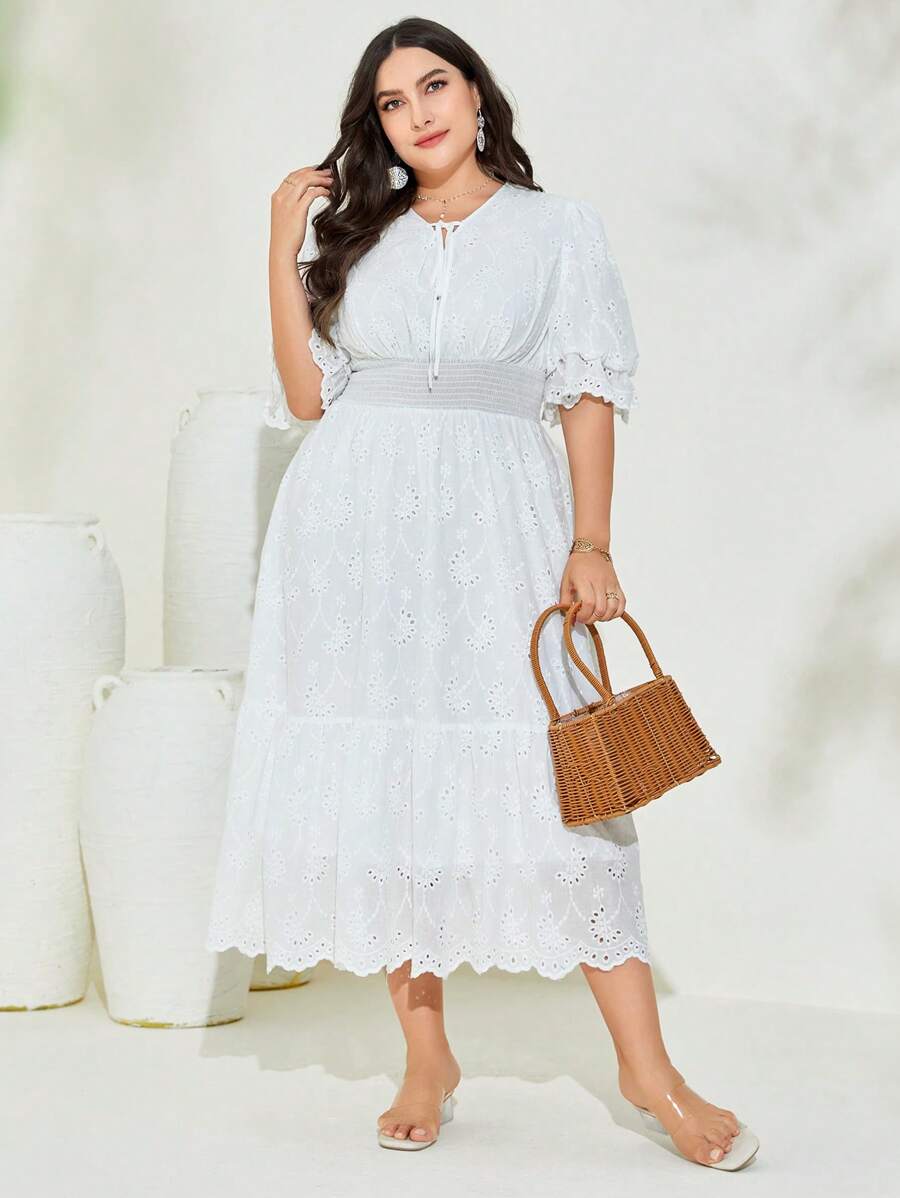 Mulvari Đầm Plus Size Sò điệp Dải chun Thắt nơ trước Tranh thêu màu trơn Boho - trắng - Xem 1