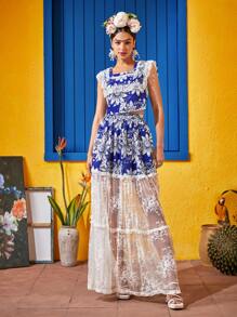 Frida Kahlo X SHEIN X Designer Miranda Gaviño 印花方領短款上衣和蕾絲拼接半身裙