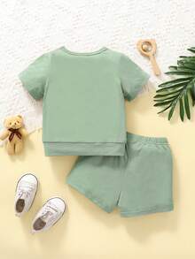 Baby Boy Cartoon Graphic Tee & Shorts Set - Green - View 2