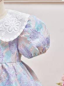 SHEIN 小女童熱帶印花提花拼接領泡泡袖花邊下擺上衣和短褲 - 彩色 - 查看 3