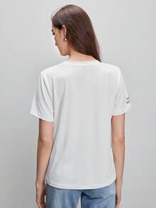 BizChic Thêu Khẩu hiệu Cổ v Áo thun Trang phục làm việc - trắng - Xem 2