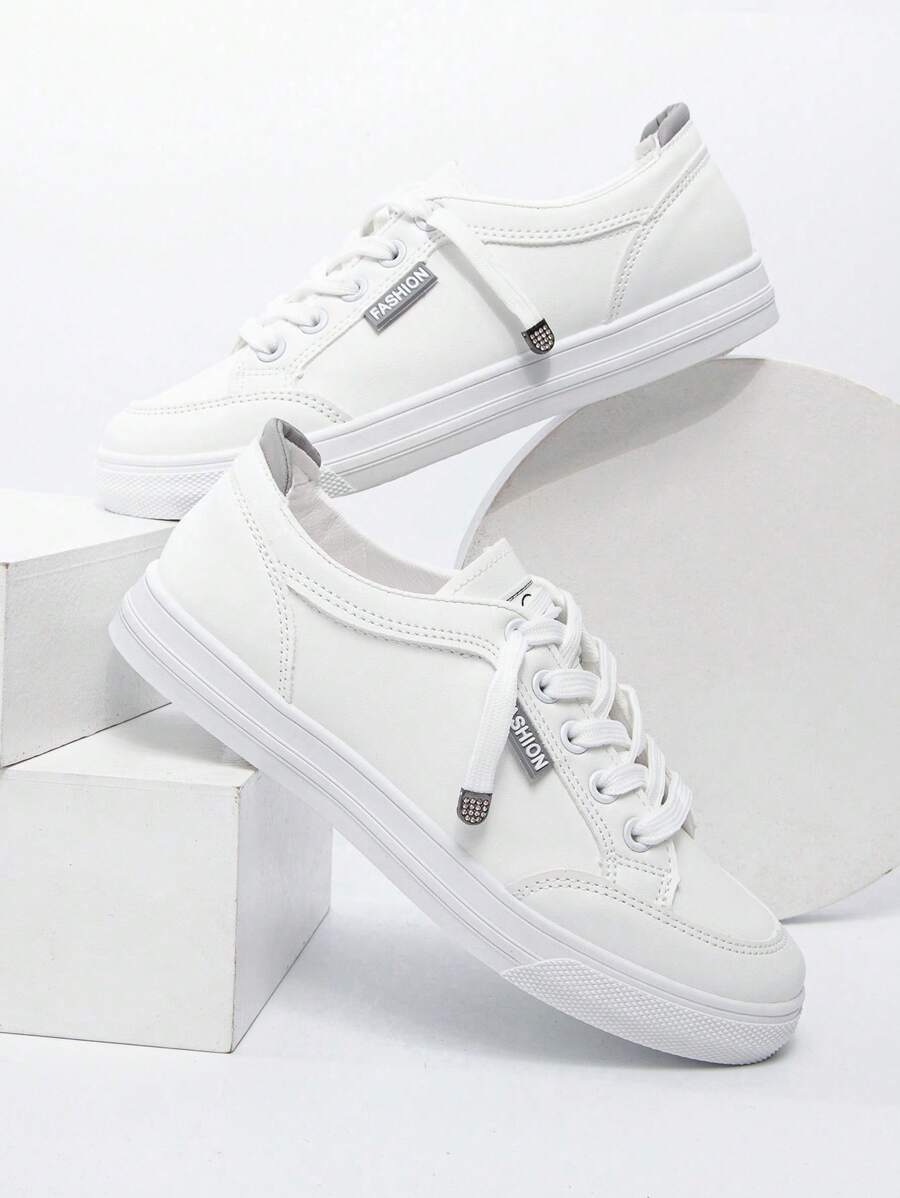 字母貼飾前綁帶板鞋 - 白色 - 查看 1