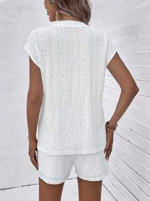 SHEIN LUNE 網眼刺繡蝙蝠袖T恤和前繫帶短褲 - 白色 - 查看 2