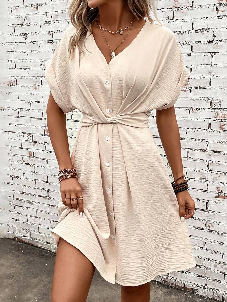 SHEIN LUNE 前扭結蝙蝠袖前排扣連衣裙 - 杏色 - 查看 1