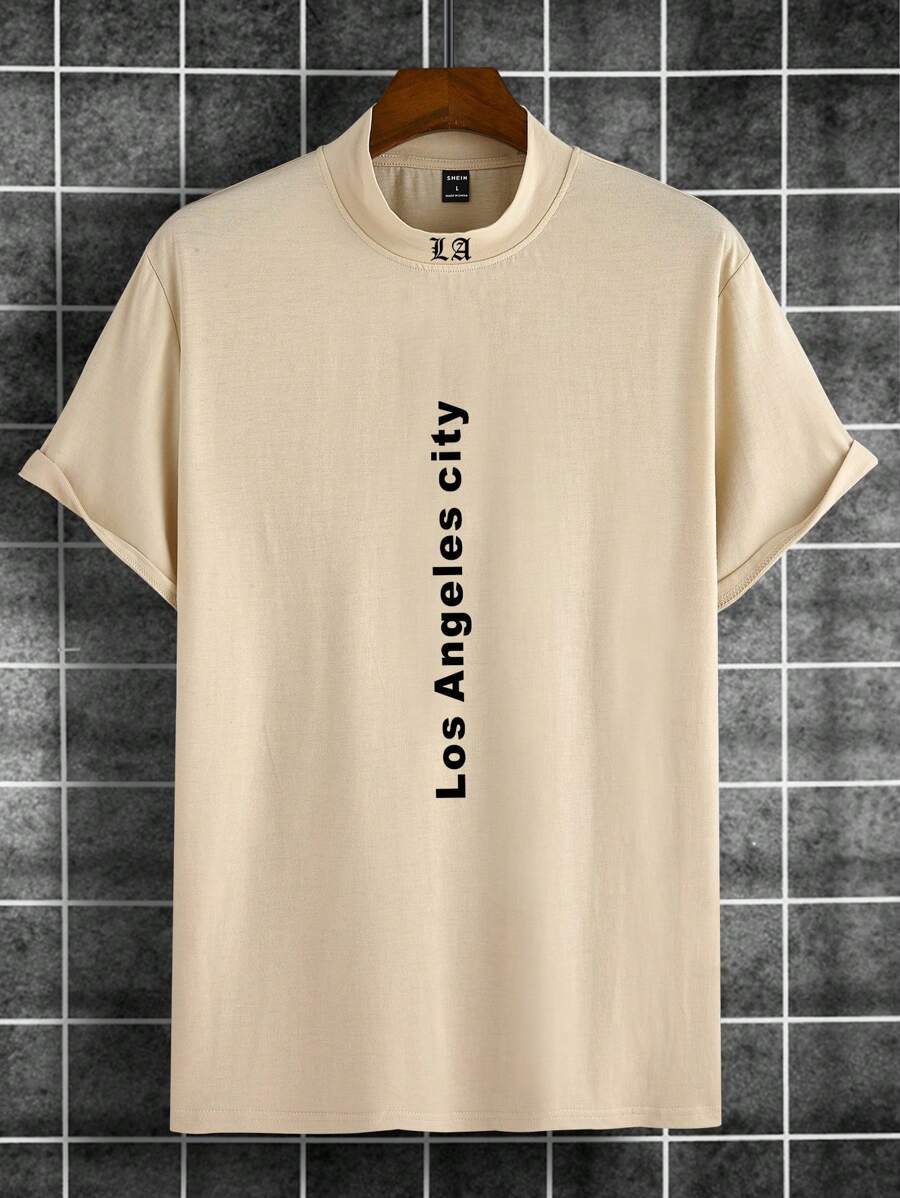 Manfinity Homme Hombres Camiseta con estampado de letra de cuello alto - Caqui - Ver 1