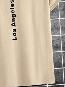 Manfinity Homme Hombres Camiseta con estampado de letra de cuello alto - Caqui - Ver 4