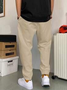 Manfinity Homme 男款寬鬆字母印花束口彈性腰運動長褲 - 卡其色 - 查看 2