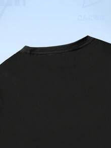 ROMWE MEN Anime Hombres Camiseta con estampado de letra - Negro - Ver 5