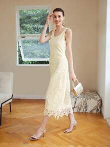 MOTF PREMIUM SLEEVELESS MIDI LACE DRESS - Yellow - View 4