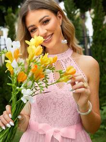 Simplee 蕾絲拼接荷葉邊腰帶掛脖連衣裙 - 粉色 - 查看 5