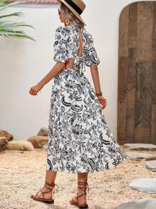 SHEIN VCAY 印花腰部鏤空連衣裙 - 黑與白 - 查看 2