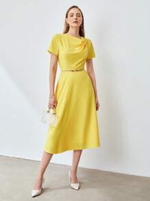 MOTF PREMIUM PEARL DETAIL MIDI DRESS WITHOUT BELT - Yellow - View 2