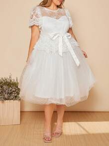 SHEIN Belle 大碼花卉刺繡網紗覆蓋繫腰帶洋裝 - 白色 - 查看 4