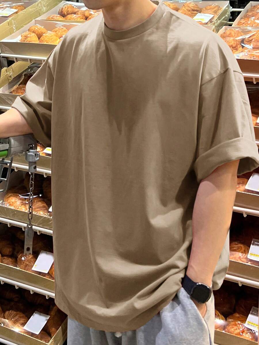 DAZY 男士棉素色落肩T恤 - 卡其色 - 查看 1