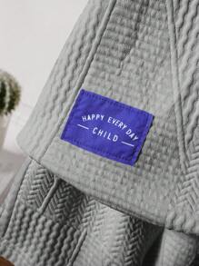 SHEIN 小男童字母補丁細節T恤和短褲套裝 - 灰色 - 查看 4