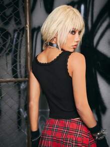 ROMWE Grunge Punk 字母圖案蕾絲邊背心上衣 - 黑色 - 查看 3