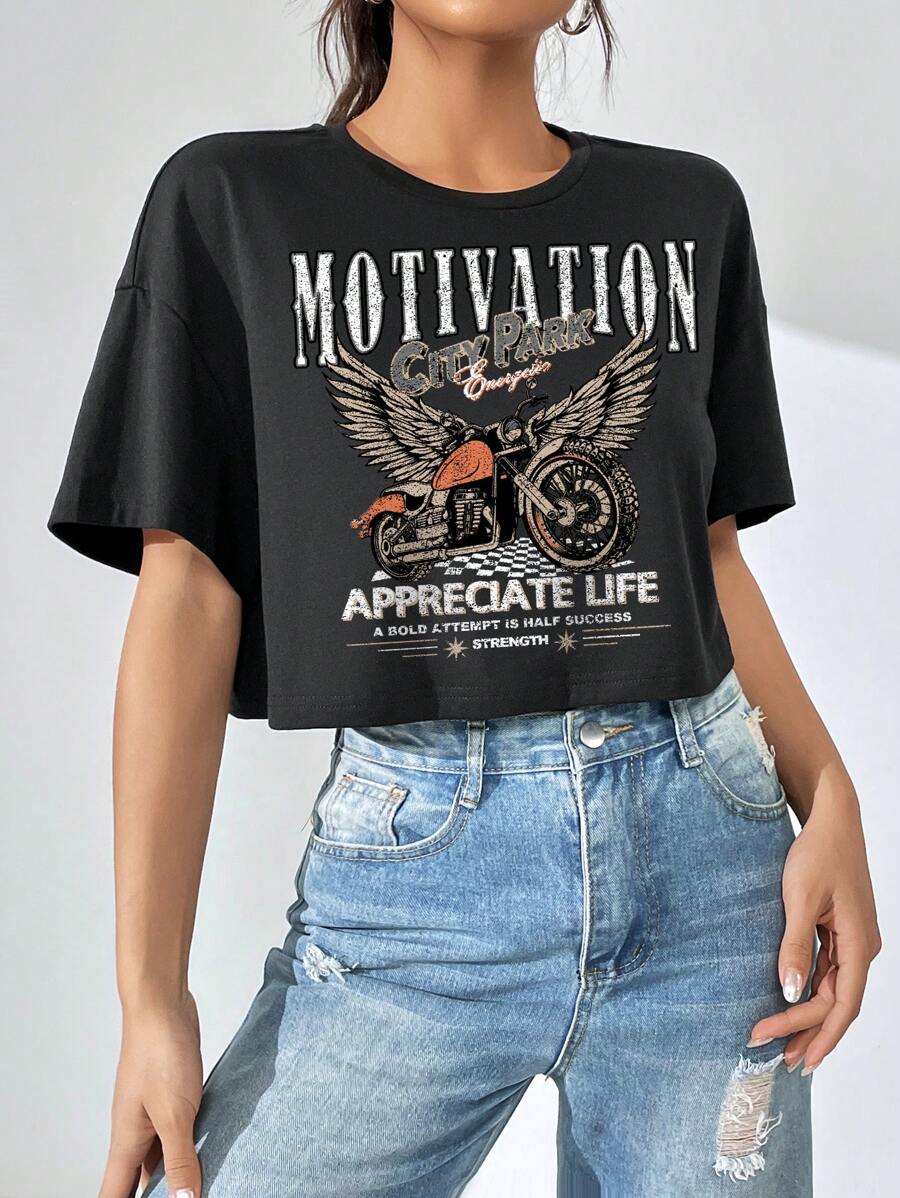 SHEIN EZwear 摩托車和標語圖案落肩袖短款T恤 - 黑色 - 查看 1
