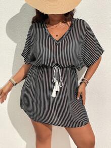 SHEIN VCAY 大碼條紋圖案流蘇前繫帶罩衫連衣裙不附帶比基尼套裝 - 黑與白 - 查看 5