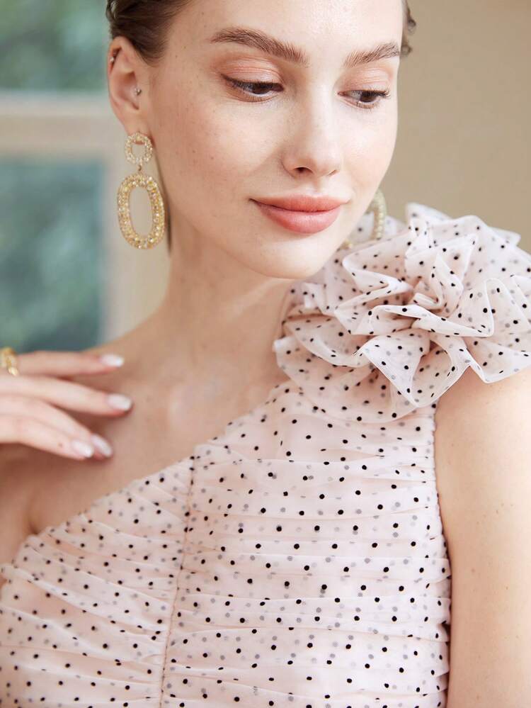 POLKA DOT FLOWER APPLIQUE BLOUSE