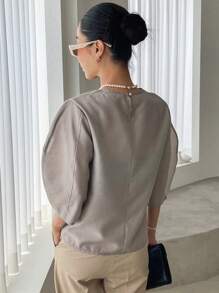 DAZY Massimo Dutti單色泡泡袖鑽石背後開口寬鬆襯衫 - 卡其色 - 查看 2