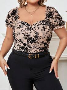 SHEIN Privé Plus Floral Print Sweetheart Neck Puff Sleeve Tee