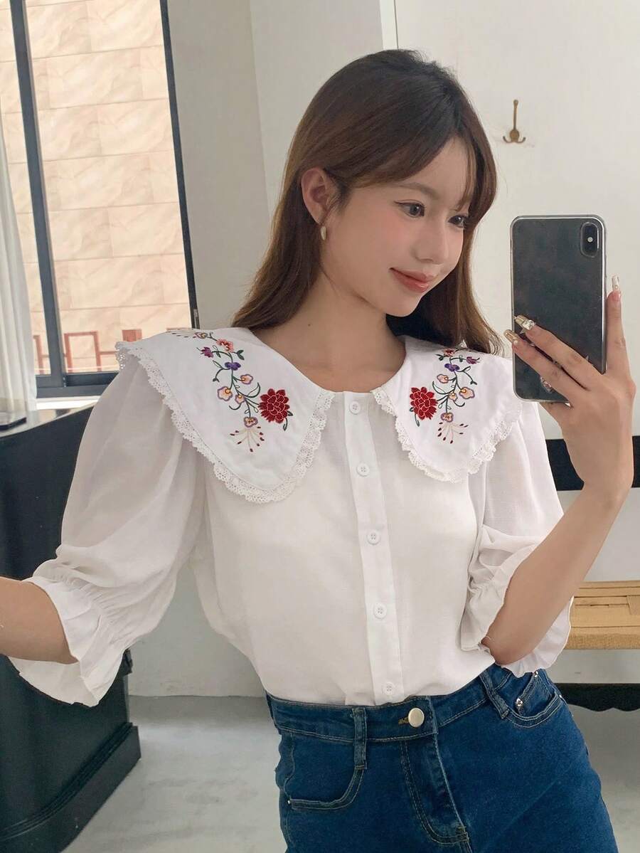 DAZY 花卉刺繡誇大領口荷葉袖襯衫 - 白色 - 查看 1