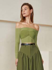 素色一字肩胸部褶皺網紗襯衫 - 橄欖綠 - 查看 1