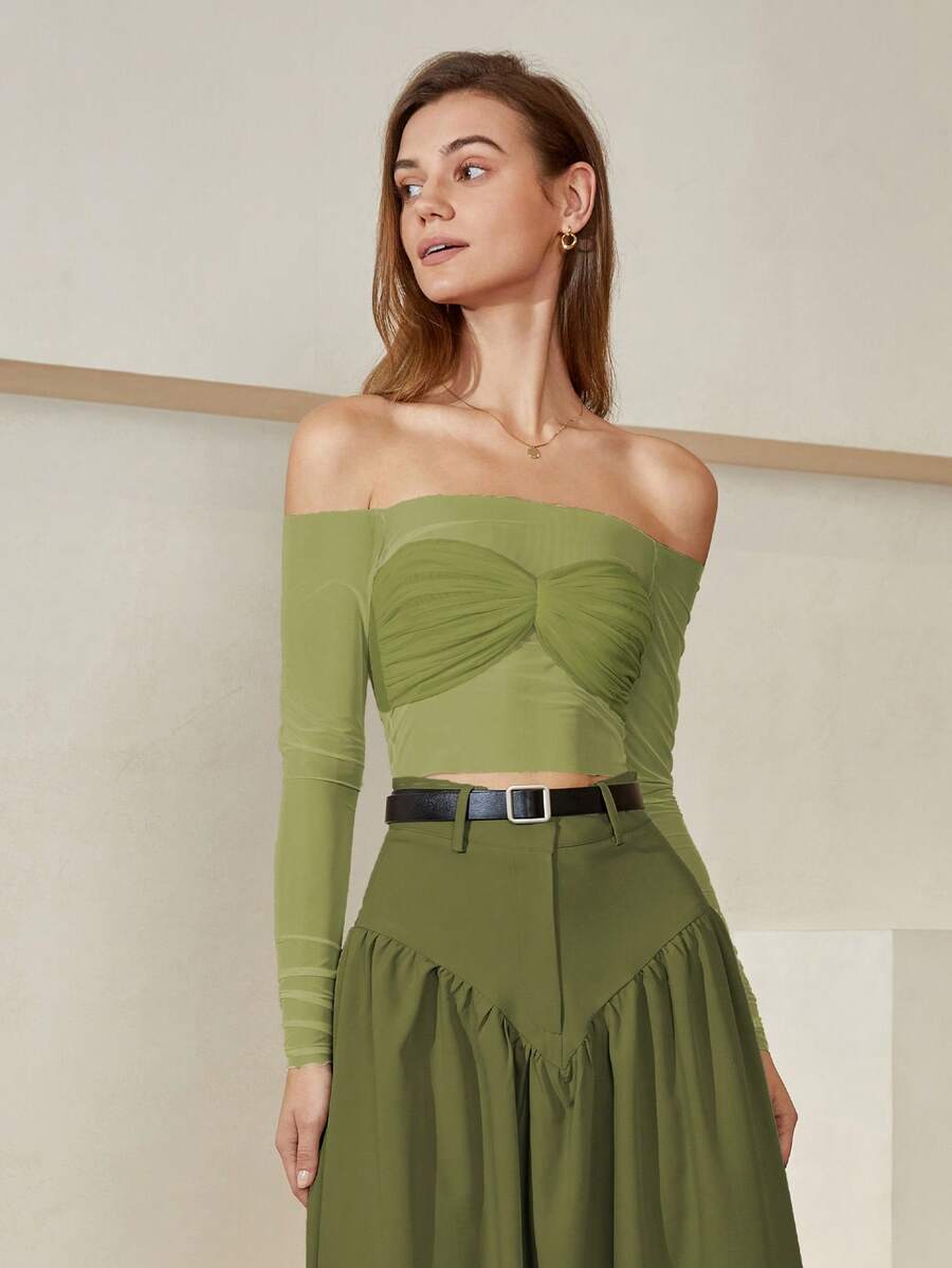 素色一字肩胸部褶皺網紗襯衫 - 橄欖綠 - 查看 1