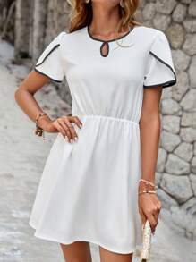 RueChic Keyhole Neckline Contrast Binding A-line Dress - White - View 3