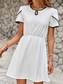 RueChic Keyhole Neckline Contrast Binding A-line Dress - White - View 5