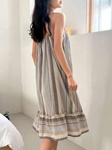 DAZY Vestido de pijama de tirantes con volantes y estampado de rayas