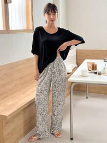 DAZY Ditsy Floral Print Lounge Set Pajama - Black - View 1