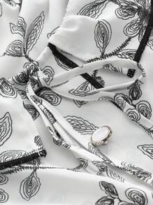 DAZY Set homewear con estampado floral ribete con fruncido de manga con volante - Blanco y Negro - Ver 7