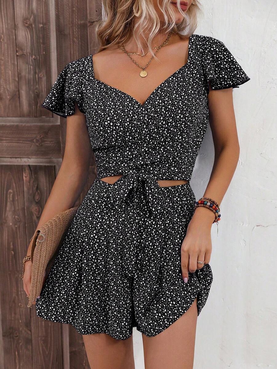 SHEIN LUNE Ditsy Floral Print Knot Hem Top & Shorts - Black - View 1