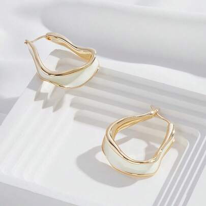 BizChic 1 对休闲锌合金不对称设计环状耳环，适合女士日常装饰
