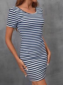 SHEIN Essnce 條紋印花十字交叉後鏤空緊身洋裝 - 藍白色 - 查看 3