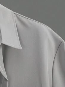 Manfinity Hypemode 休閒貼布 前紐扣字母男士襯衫 - 灰色 - 查看 5