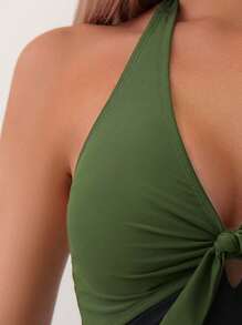 SHEIN Swim Summer Beach Two Tone Knot Front Halter One Piece Swimsuit - Multicolor - View 3