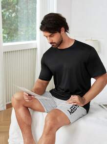 Men 1pc Solid Tee & 1pc Letter Graphic Shorts PJ Set / Pajama Set - Black - View 4