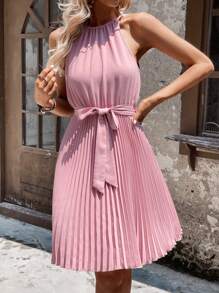 SHEIN Clasi 素色百褶下擺腰帶掛脖洋裝 - 淺粉色 - 查看 1