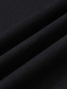 Manfinity Roghcode Hombres Camiseta de hombros caídos con estampado de figura - Negro - Ver 3