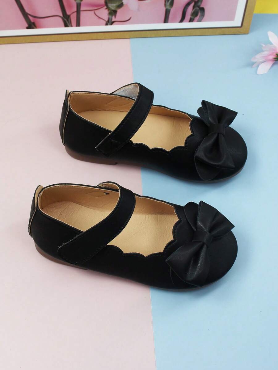 女孩蝴蝶結裝飾貝殼邊公主瑪麗珍平底鞋適用於戶外 - 黑色 - 查看 1