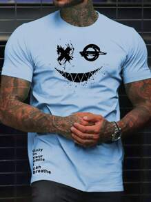 Manfinity EMRG 男士卡通和標語圖案T恤 - 淺藍色 - 查看 1