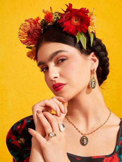 Frida Kahlo X SHEIN 1pair Glamorous Rhinestone Decor Figure Detail Oval Drop Earrings For Women For Daily Decoration