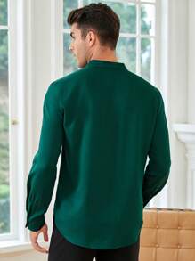 Manfinity Bizwear 男士素色缺口領上衣 - 墨綠色 - 查看 2