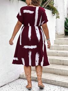 SHEIN Clasi Plus Brush Print Batwing Sleeve Split Thigh Belted Dress Burgundy Maxi Women Outfit - Burgundy - View 2