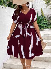 SHEIN Clasi Plus Brush Print Batwing Sleeve Split Thigh Belted Dress Burgundy Maxi Women Outfit - Burgundy - View 4