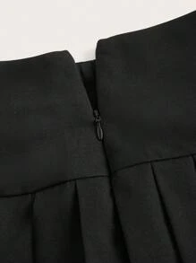 SHEIN X Doris Jocelyn SHEIN ICON Solid Pleated Hem Mini Skirt - Black - View 4