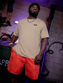 Manfinity RebelGame Men Plus Cotton Cartoon & Slogan Graphic Tee - Khaki - View 2